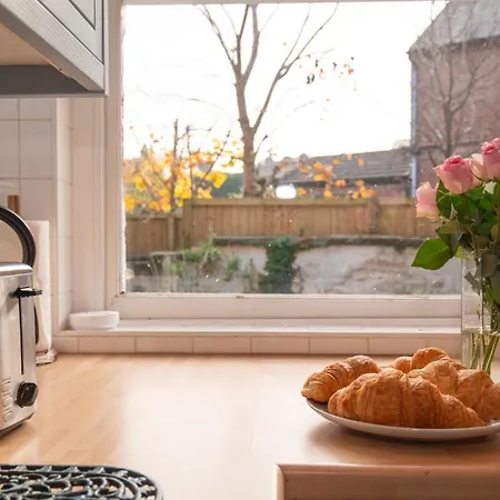 Apartment Charming Garden Apartment, *