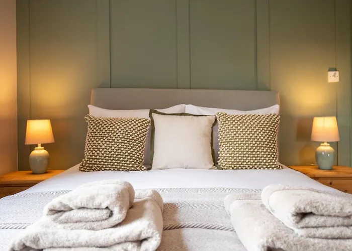 Charming Garden Apartment, Apartment *