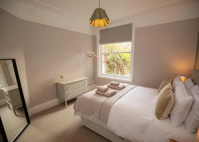 Apartment Charming Garden Apartment, Harrogate